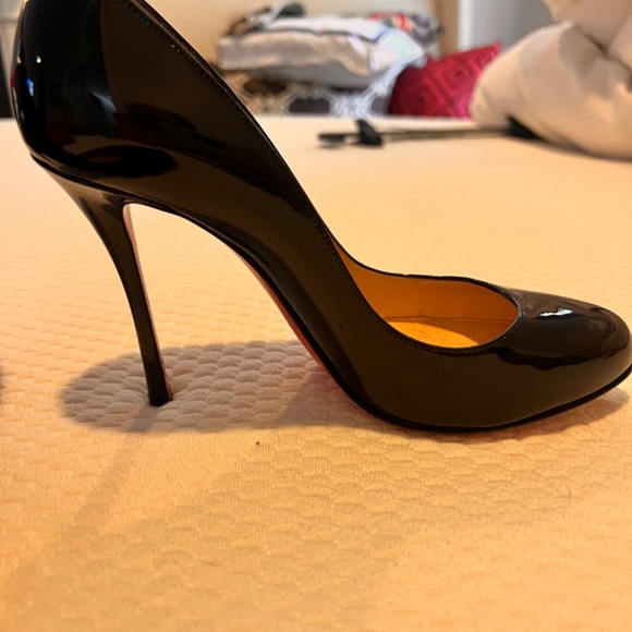 Louboutin black patent pumps size 38 - Picture 3 of 6